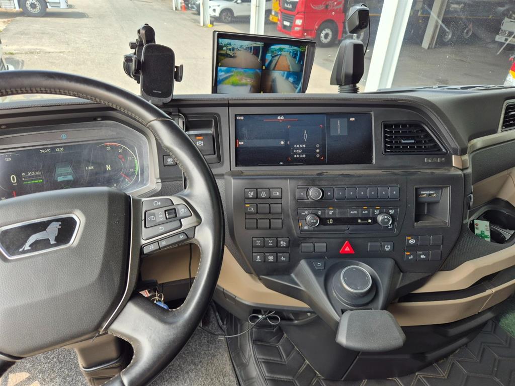 만(MAN) TGX 25톤 카고 2024년식 사진 9