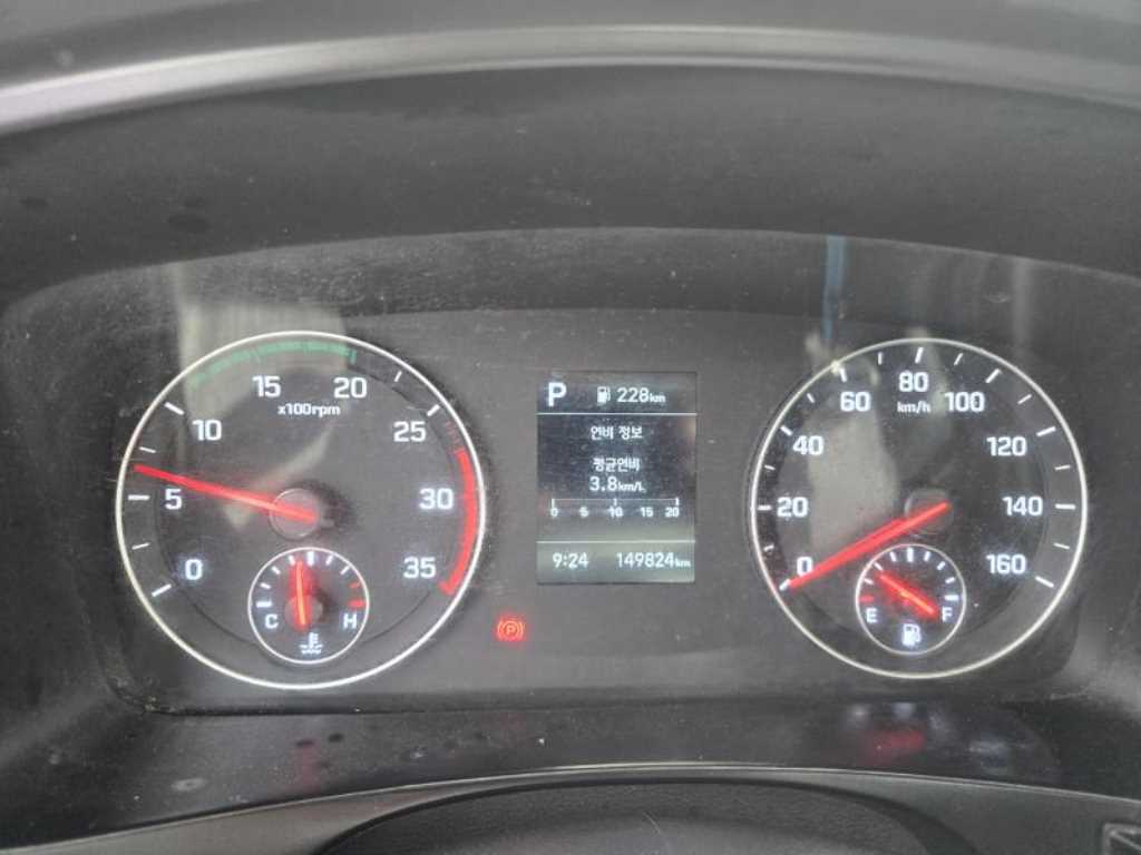 현대 마이티 2.5톤 내장탑 2023년식 계기판 149,824km · 변속 P