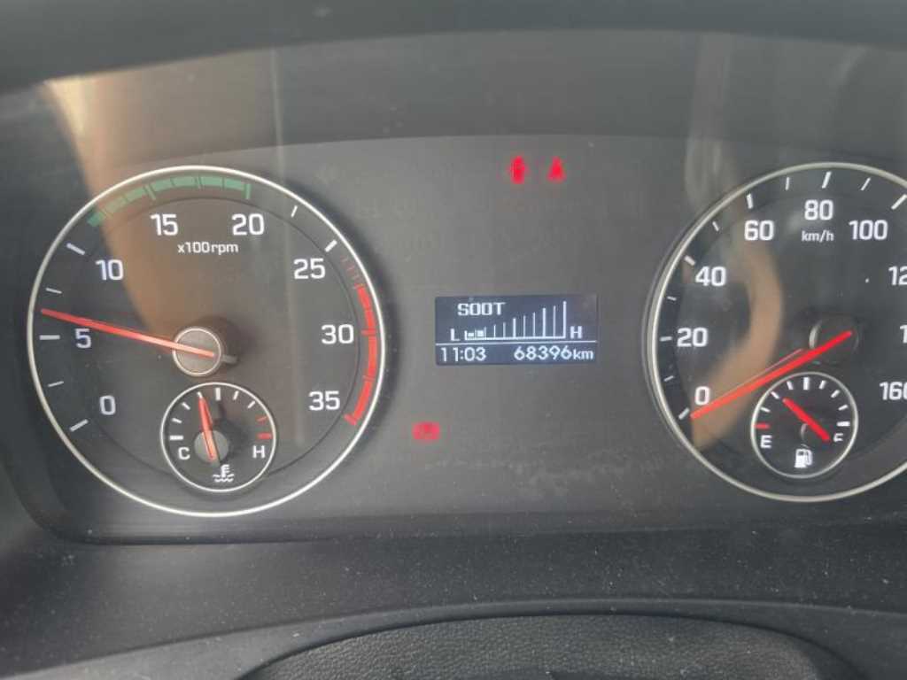 현대 마이티 2.5톤 압착진개차 2018년식 계기판 68,396km · 요소수 게이지