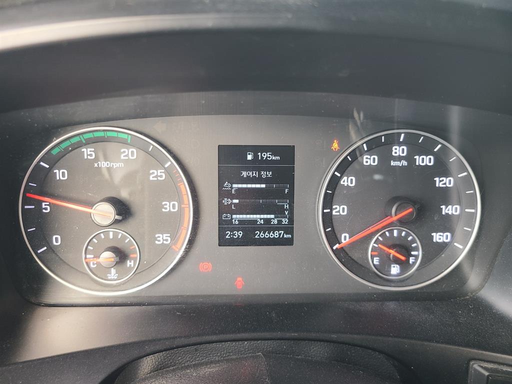현대 올뉴마이티 2.5톤 익스탑 2022년식 ODO 266,687km · 주행 가능 195km