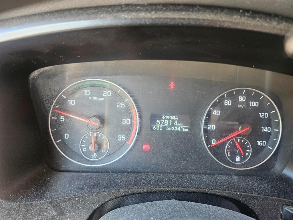 현대 올뉴마이티 2.5톤 카고 2015년식 주행거리계 553,341km