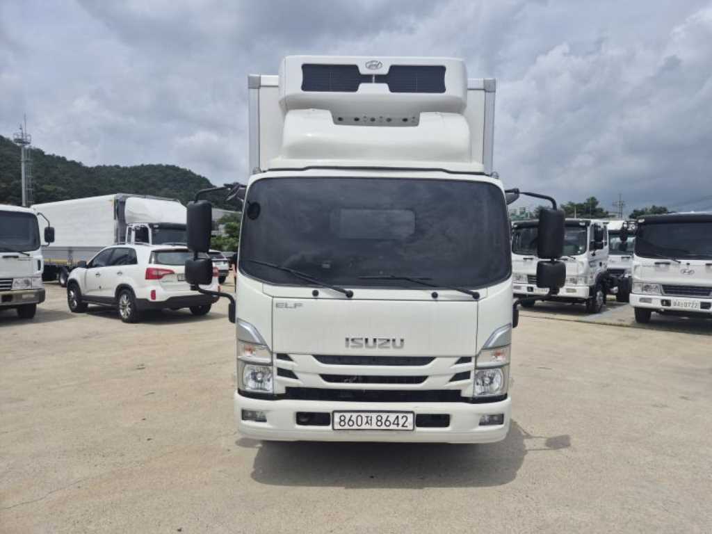 이스즈 엘프 3.5톤 냉동탑 2025년식 전면: ISUZU · ELF