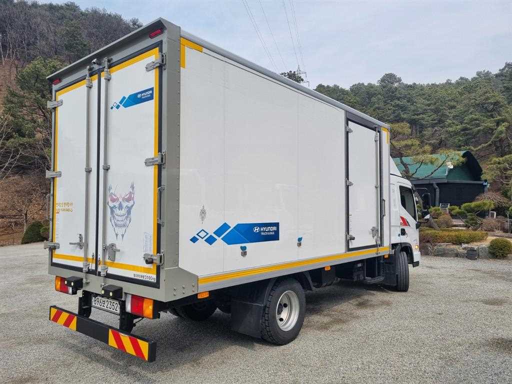 현대 더뉴마이티 3.5톤 냉동탑 2026년식 조수석 쪽 옆문