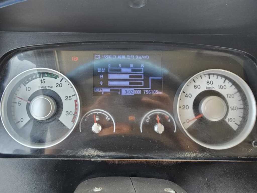 현대 메가트럭 4.5톤 카고 2017년식 주행거리계 756,105km