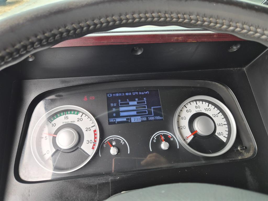 현대 메가트럭 5톤 냉동탑 2015년식 계기판 568,700km