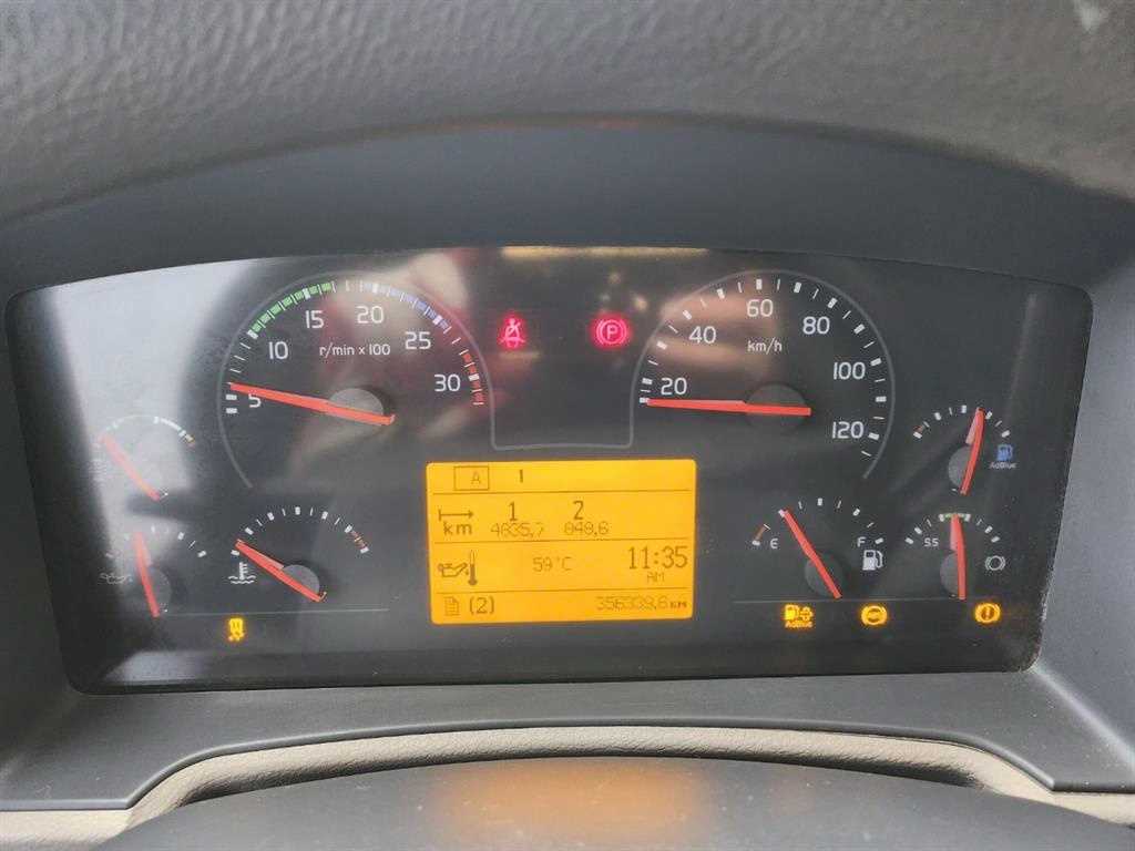 볼보 FL 5톤 암롤 2017년식 ODO 356,339km