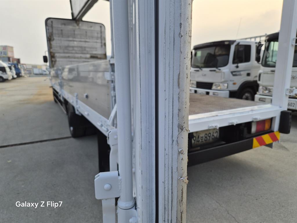 현대 메가트럭 5톤 윙바디 2010년식 사진 15