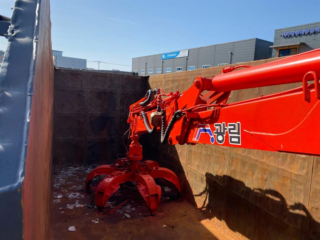 현대 메가트럭 5톤 집게차 2021년식 붐 로고와 갈퀴 집게