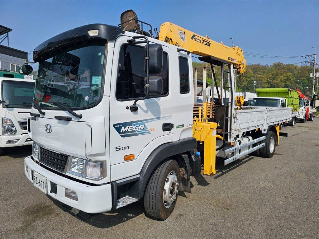 현대 메가트럭 5톤 카고크레인 2019년식 NEW MEGA · 5ton 도어