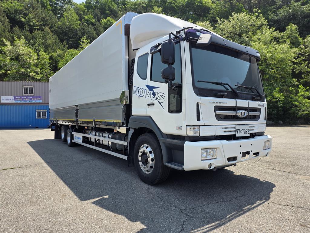 타타대우 노부스 8.5톤 윙바디 2022년식 조수석 측 후축 구성