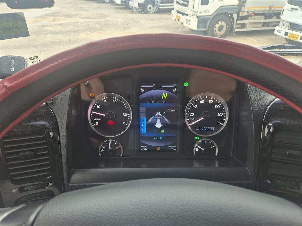 타타대우 프리마 8.5톤 카고 2022년식 계기판 138,079km, 변속 표시 N