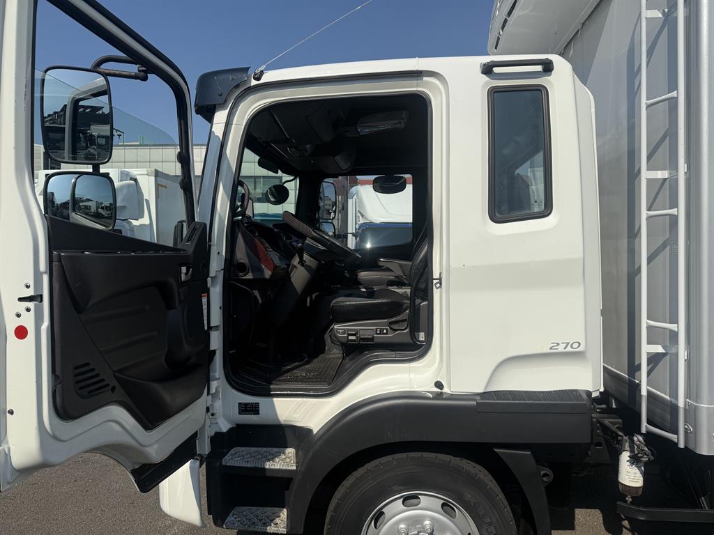 현대 메가트럭 5톤 냉동탑 2023년식 사진 11