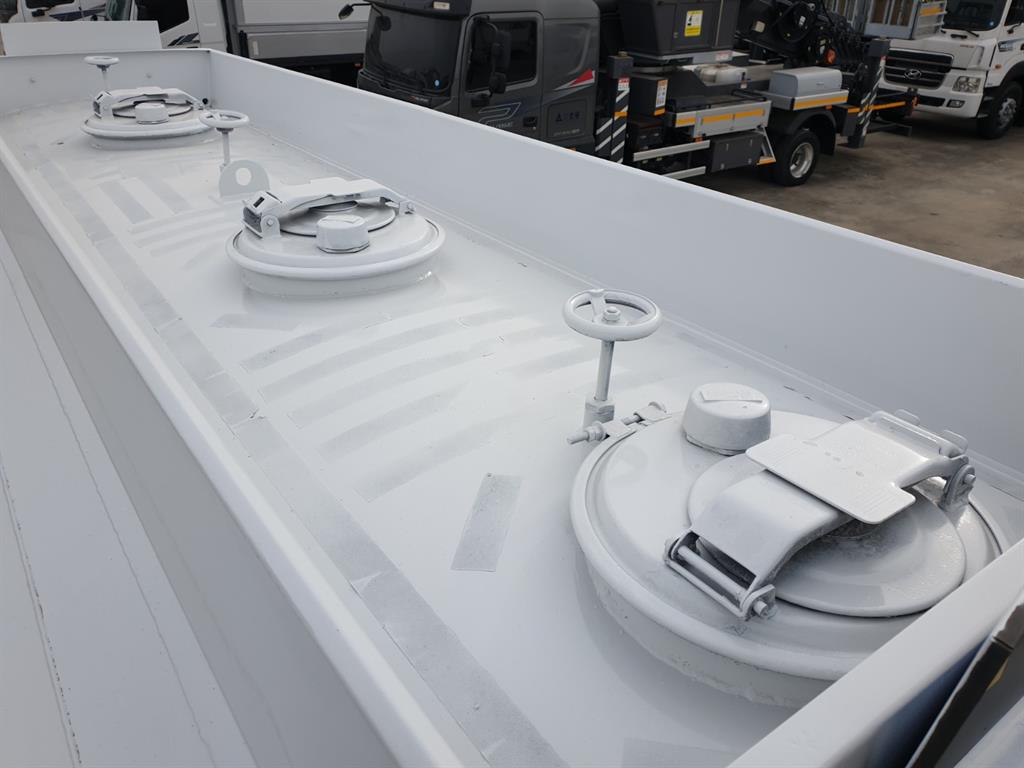 현대 메가트럭 5톤 탱크로리 2015년식 사진 10