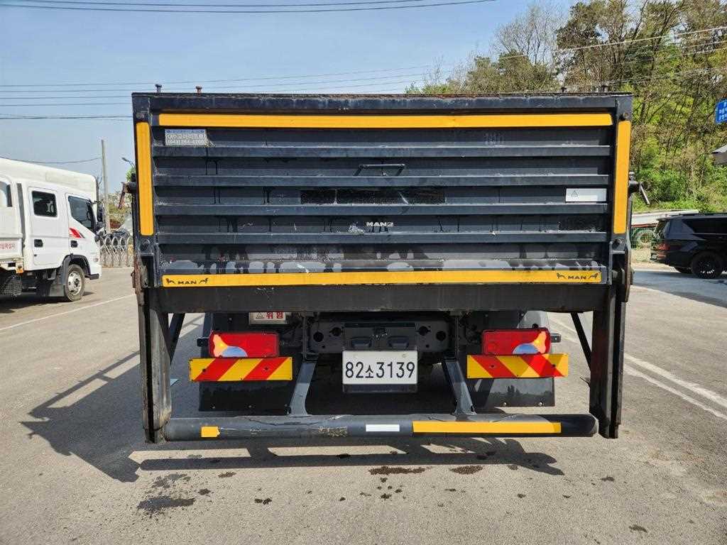 현대 메가트럭 9.5톤 카고 2022년식 사진 7