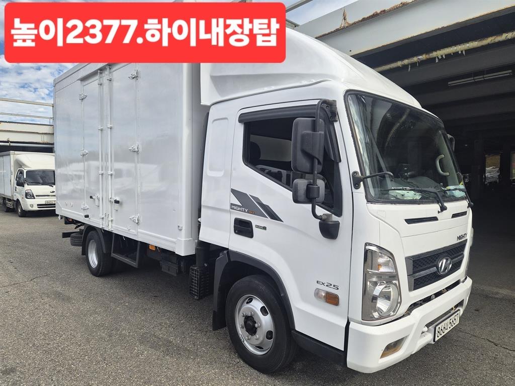 2.5톤 내장탑 2017년식 사진 1