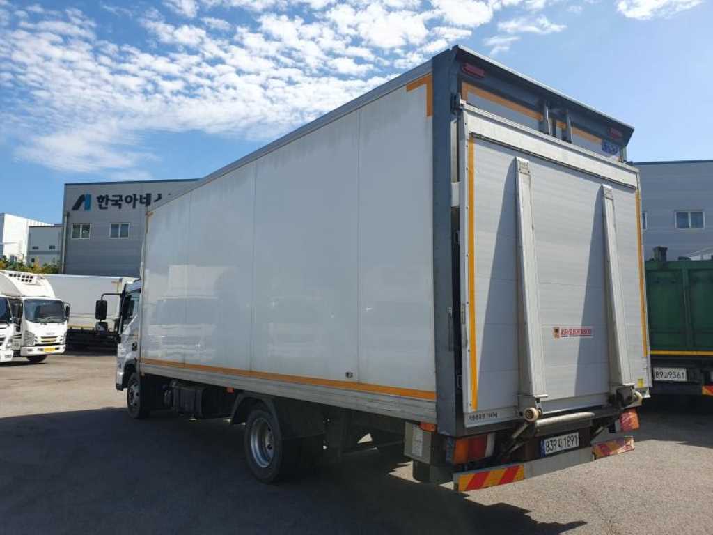 3.5톤 내장탑 2023년식 사진 5
