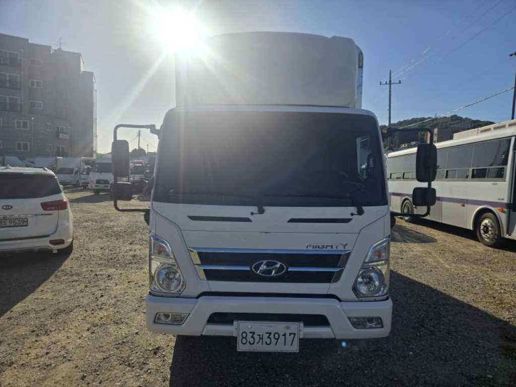 3.5톤 윙바디 2019년식 사진 2