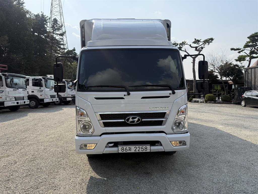 3.5톤 윙바디 2021년식 사진 2