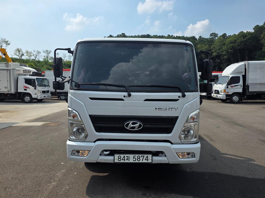 3.5톤 카고 2017년식 사진 8