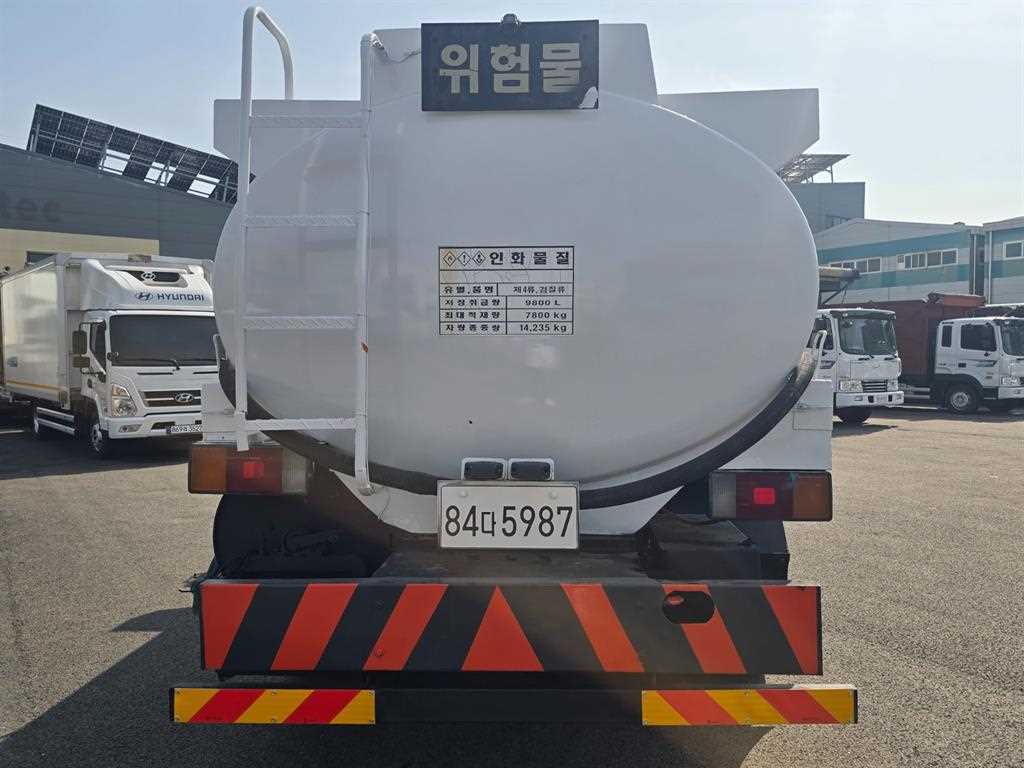 5톤 탱크로리 2009년식 사진 4
