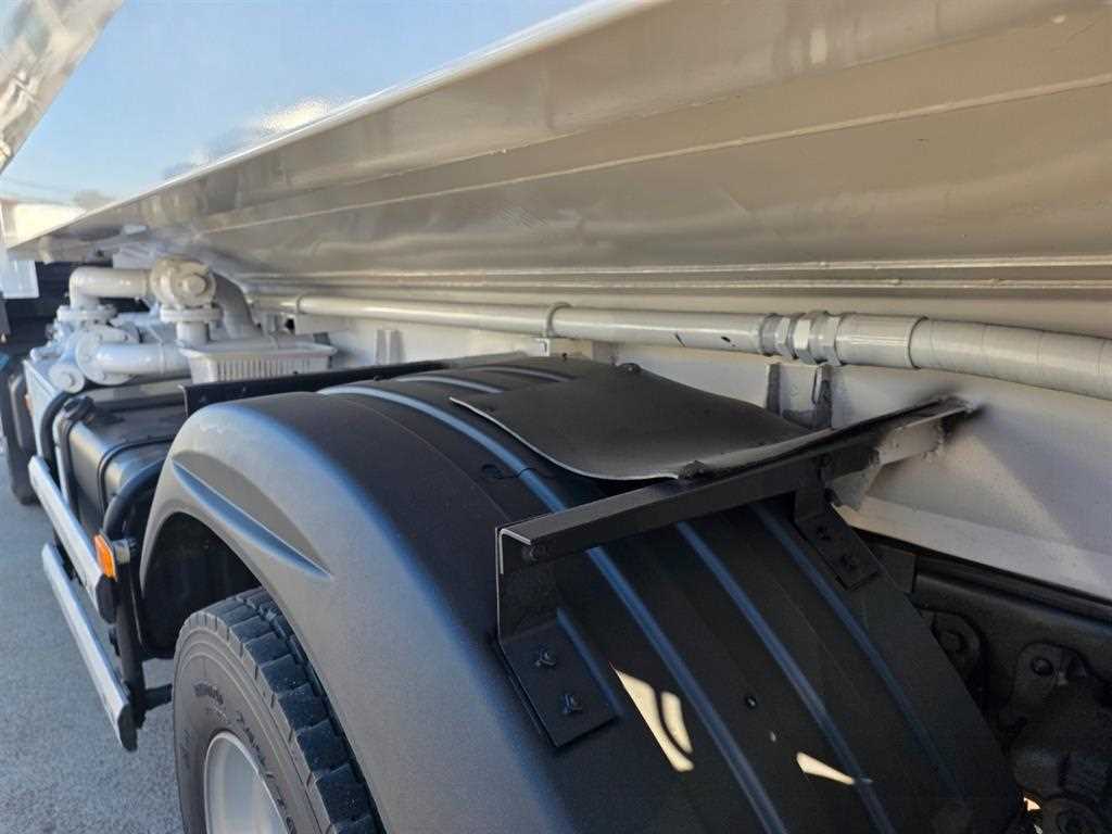 5톤 탱크로리 2016년식 사진 7